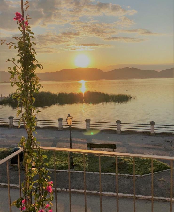 Vista Lago Torre del Lago Puccini Buitenkant foto